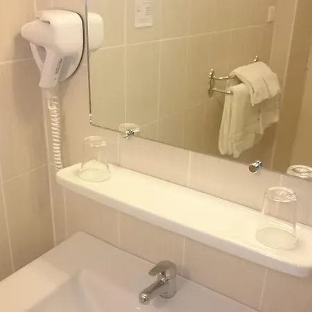 Hotel De L'europe 3*